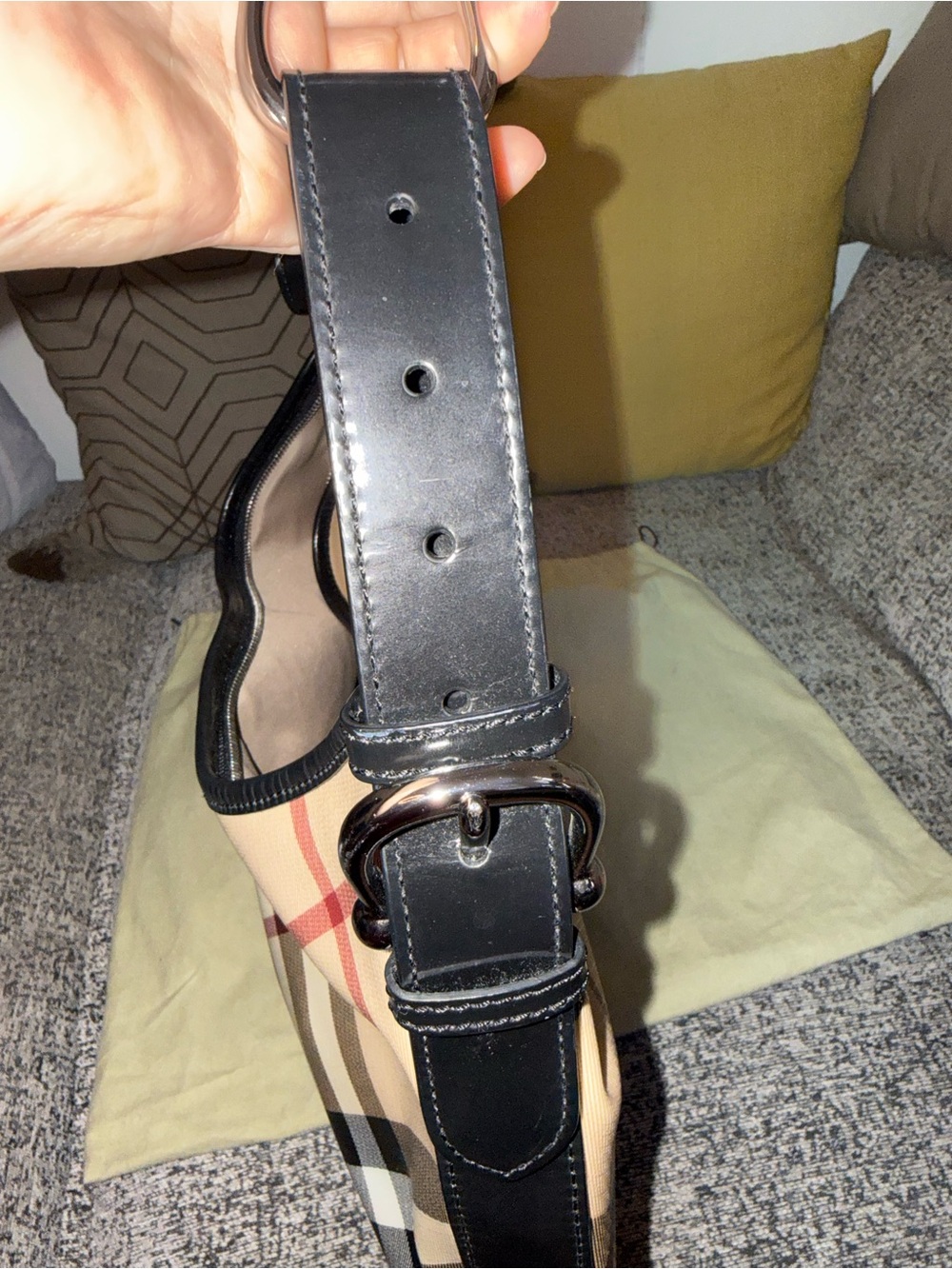Burberry Beige Nova Check Hobo Shoulder Bag with Black Trim - Picture 6 of 12
